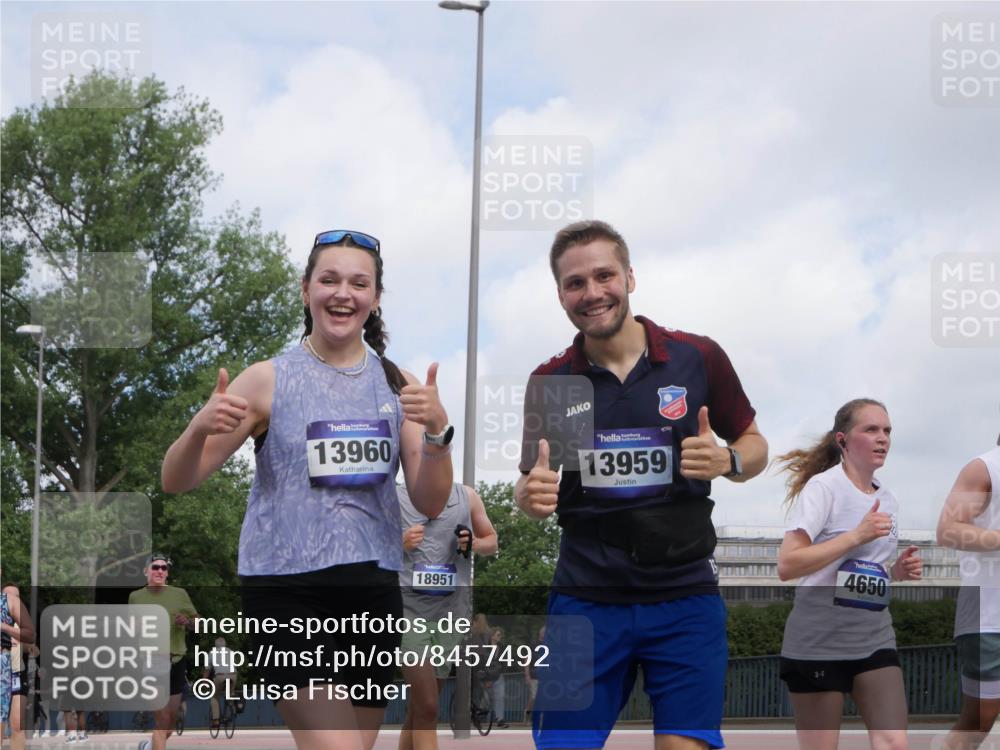 29.06.2025 - hella hamburg halbmarathon Luisa Fischer http://msf.ph/oto/8457492 29.06.2025 10:36:25 Kennedybrücke 9750, 13960, 13959, 18951, 4650, 1324, 1995, 2085, 3341, 3560, 3871, 4164, 5180, 5917, 6773, 7705, 8993, 9750 meine-sportfotos.de