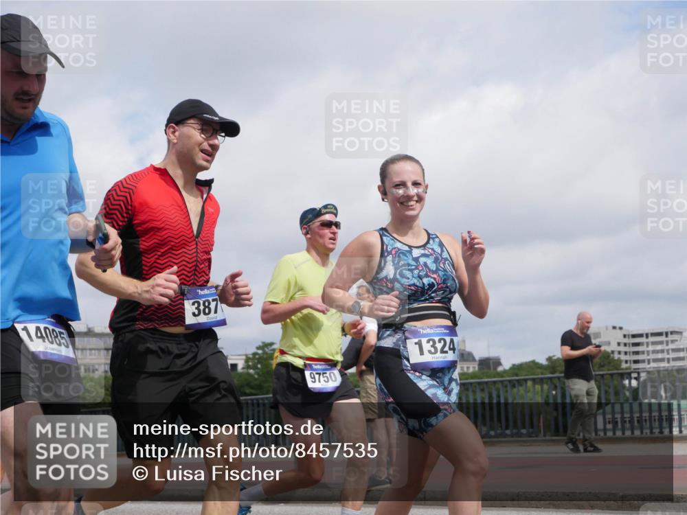 29.06.2025 - hella hamburg halbmarathon Luisa Fischer http://msf.ph/oto/8457535 29.06.2025 10:36:29 Kennedybrücke 14085, 387, 9750, 1324, 1324, 1995, 2085, 2342, 3341, 3871, 4164, 5180, 5917, 6773, 6999, 7705, 8891, 9591, 9750 meine-sportfotos.de