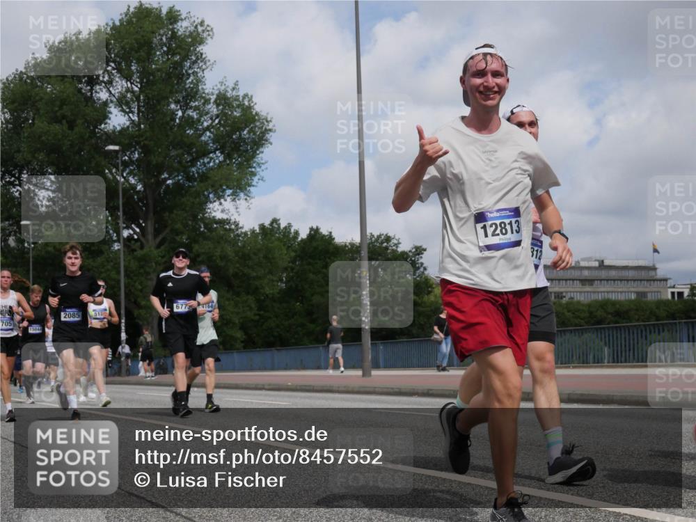 29.06.2025 - hella hamburg halbmarathon Luisa Fischer http://msf.ph/oto/8457552 29.06.2025 10:36:30 Kennedybrücke 705, 15044, 2085, 51, 6775, 4164, 12813, 312, 1324, 1995, 2085, 2342, 3341, 3871, 4164, 5180, 5917, 6773, 6999, 7308, 7705, 8891, 9591, 9750 meine-sportfotos.de