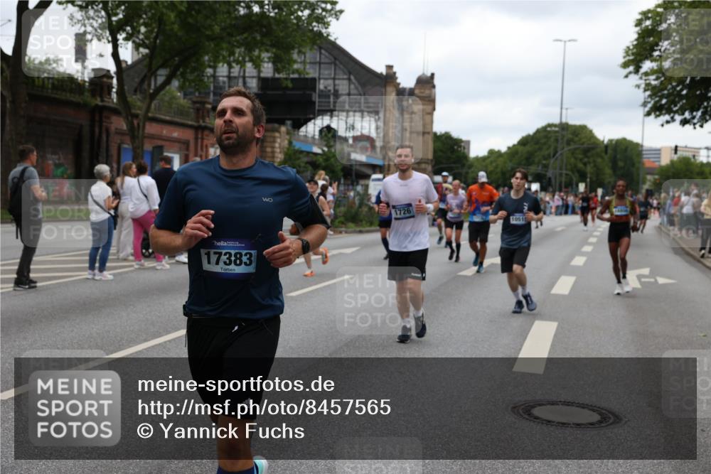29.06.2025 - hella hamburg halbmarathon Yannick Fuchs http://msf.ph/oto/8457565 29.06.2025 10:56:24 20KM 1006, 1128, 1264, 1377, 1432, 1568, 1573, 1726, 6414, 6415, 6752, 7658, 7869, 8045, 8154, 8624, 8730, 9131, 9718, 10214, 10519, 11180, 11670, 11968, 12156, 13498, 13868, 14368, 14456, 15859, 16292, 16654, 16688, 16808, 17136, 17383, 17532, 17955, 18599, 18919, 19023 meine-sportfotos.de