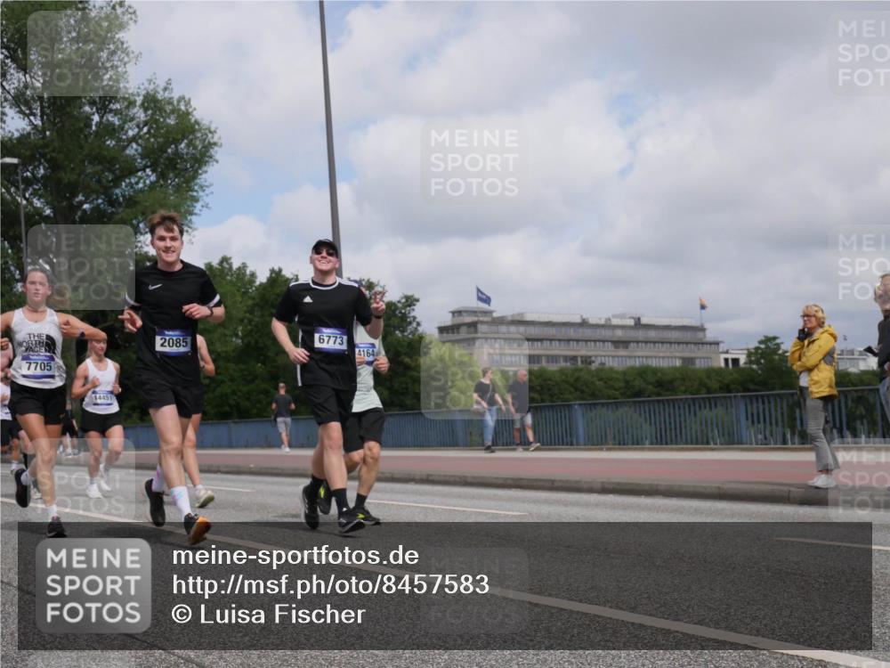 29.06.2025 - hella hamburg halbmarathon Luisa Fischer http://msf.ph/oto/8457583 29.06.2025 10:36:31 Kennedybrücke 7705, 14451, 6773, 2085, 4164, 1324, 1995, 2085, 2342, 3341, 3812, 3871, 4164, 5180, 5917, 6773, 6999, 7308, 7309, 7705, 8891, 9591, 9750 meine-sportfotos.de