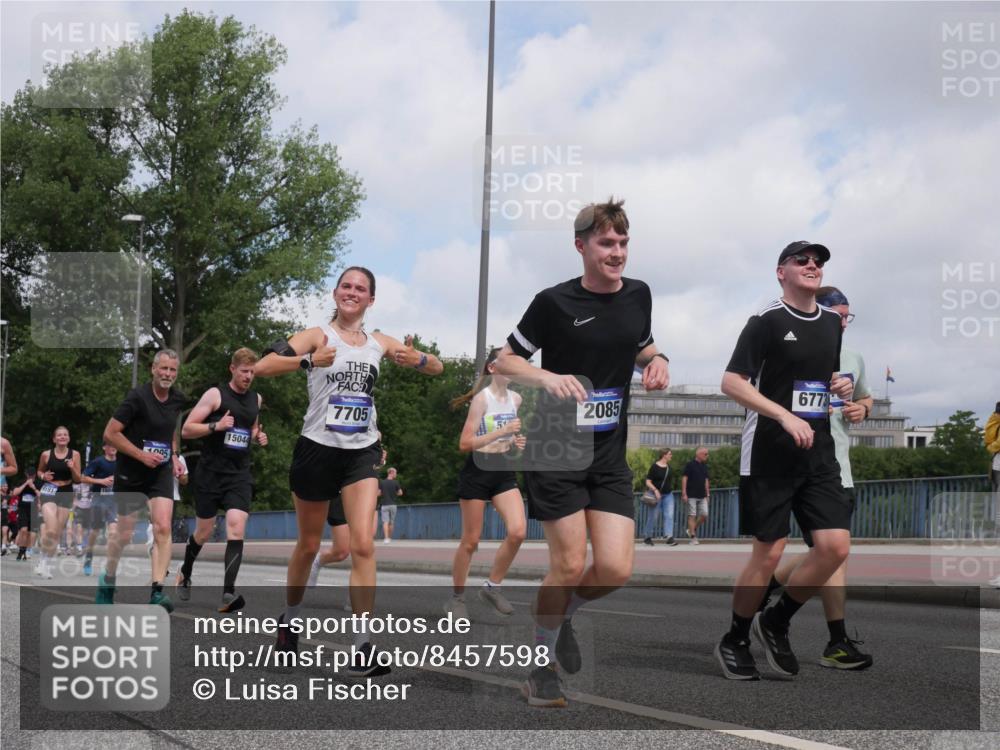 29.06.2025 - hella hamburg halbmarathon Luisa Fischer http://msf.ph/oto/8457598 29.06.2025 10:36:32 Kennedybrücke 1684, 95, 15044, 7705, 2085, 6773, 1995, 2085, 2342, 3341, 3812, 4164, 5180, 5917, 6773, 6999, 7308, 7309, 7705, 8891, 9591 meine-sportfotos.de