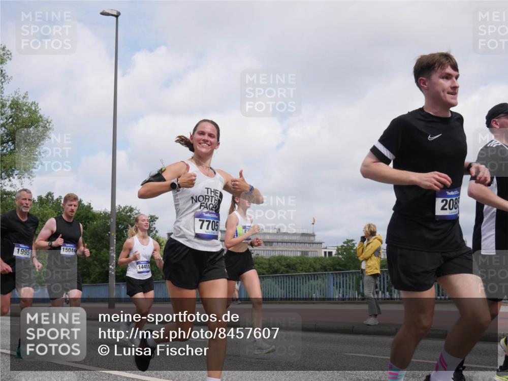 29.06.2025 - hella hamburg halbmarathon Luisa Fischer http://msf.ph/oto/8457607 29.06.2025 10:36:33 Kennedybrücke 1995, 15044, 14451, 7705, 208, 1995, 2085, 2342, 3812, 4164, 5180, 6773, 6999, 7308, 7309, 7705, 8891, 9591 meine-sportfotos.de