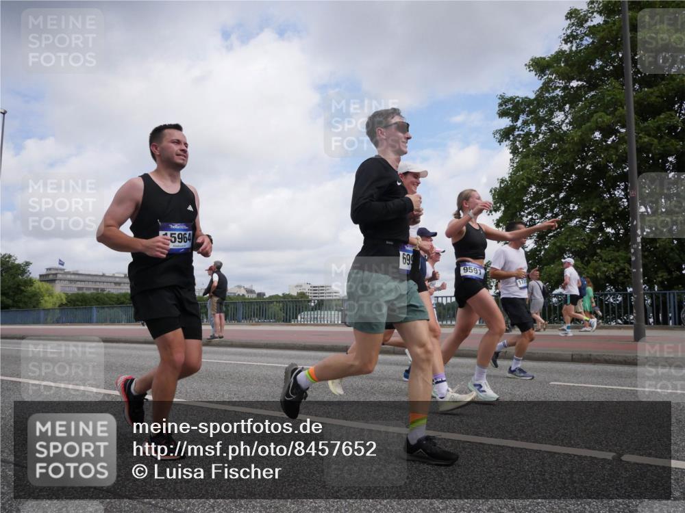 29.06.2025 - hella hamburg halbmarathon Luisa Fischer http://msf.ph/oto/8457652 29.06.2025 10:36:38 Kennedybrücke 5964, 699, 9597, 2342, 3812, 4361, 5075, 5584, 6999, 7308, 7309, 8891, 9234, 9591, 9706, 9799 meine-sportfotos.de
