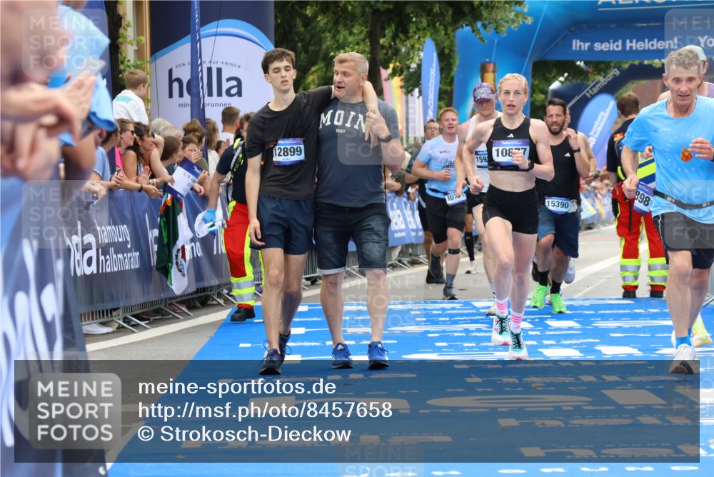 29.06.2025 - hella hamburg halbmarathon Strokosch-Dieckow http://msf.ph/oto/8457658 29.06.2025 10:35:19 Ziel 4944, 7867, 10877, 11898, 12514, 13798, 14789, 15390, 15415, 15701, 15773, 15931, 15959 meine-sportfotos.de