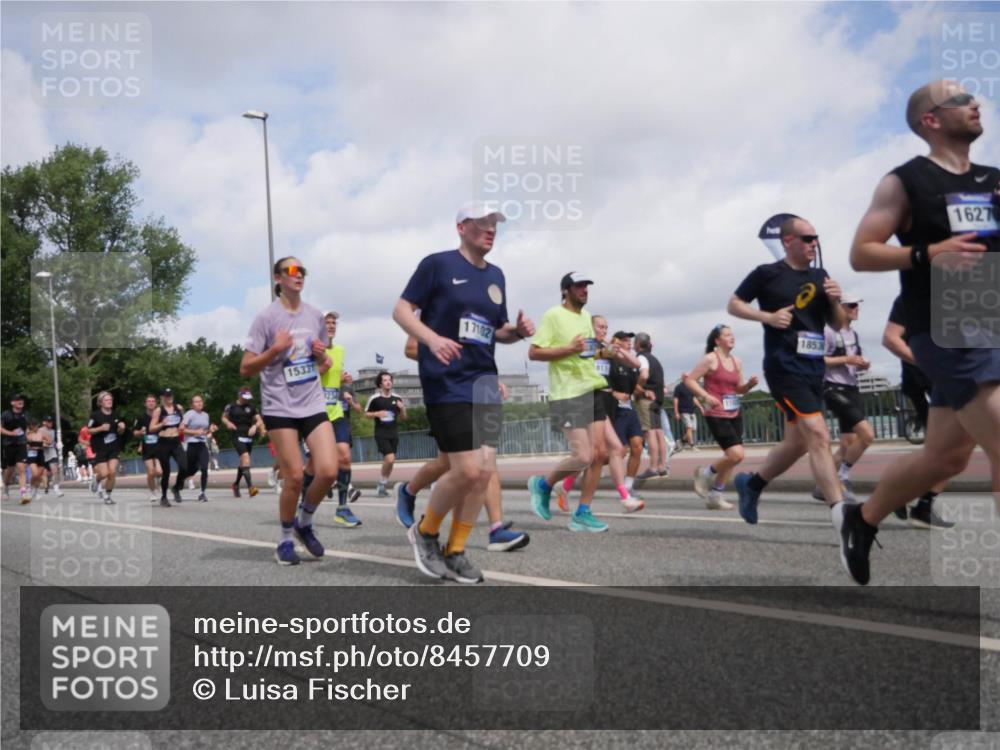 29.06.2025 - hella hamburg halbmarathon Luisa Fischer http://msf.ph/oto/8457709 29.06.2025 10:36:43 Kennedybrücke 15331, 17102, 1811, 1853, 1627, 1896, 2776, 3812, 4361, 4433, 4449, 5075, 5561, 5584, 7308, 7309, 9234, 9258, 9706, 9799 meine-sportfotos.de