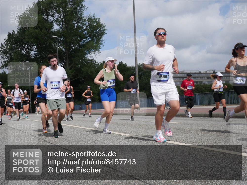 29.06.2025 - hella hamburg halbmarathon Luisa Fischer http://msf.ph/oto/8457743 29.06.2025 10:36:48 Kennedybrücke 2776, 9258, 11260, 4449, 15997, 8620, 5075, 1275, 1896, 2526, 2776, 4361, 4433, 4449, 4807, 5075, 5561, 5584, 6956, 8620, 9258, 9438, 9706, 9799, 9995, 10800 meine-sportfotos.de