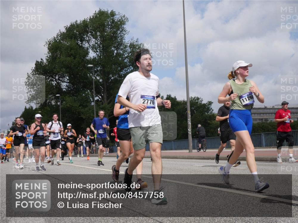 29.06.2025 - hella hamburg halbmarathon Luisa Fischer http://msf.ph/oto/8457758 29.06.2025 10:36:49 Kennedybrücke 17135, 1337, 18498, 2776, 11260, 20, 1189, 1275, 1896, 2526, 2776, 4361, 4433, 4449, 4807, 5075, 5141, 5557, 5561, 5584, 5822, 6956, 8620, 9258, 9438, 9706, 9799, 9995, 10800 meine-sportfotos.de