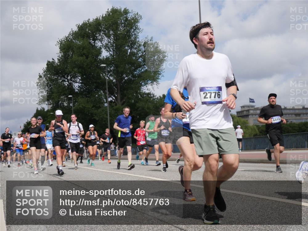 29.06.2025 - hella hamburg halbmarathon Luisa Fischer http://msf.ph/oto/8457763 29.06.2025 10:36:49 Kennedybrücke 111, 17135, 13375, 9258, 2776, 4449, 1189, 1275, 1896, 2526, 2776, 4361, 4433, 4449, 4807, 5075, 5141, 5557, 5561, 5584, 5822, 6956, 8620, 9258, 9438, 9706, 9799, 9995, 10800 meine-sportfotos.de