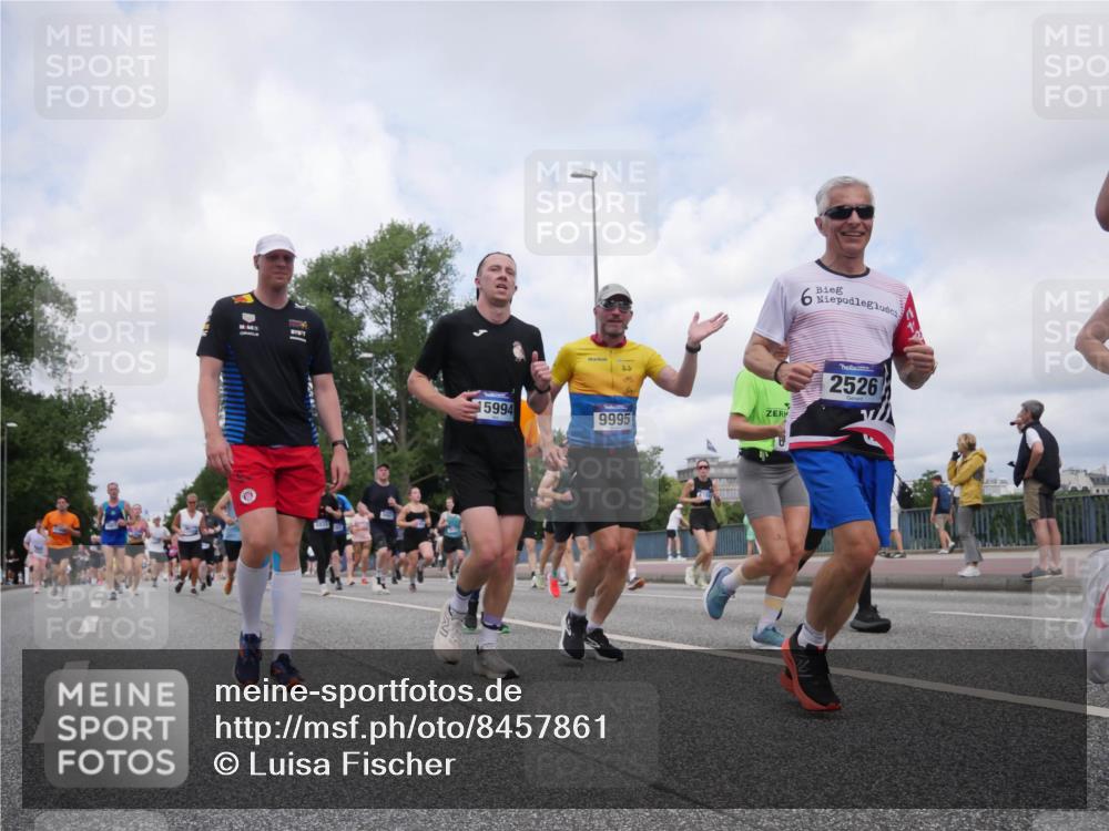 29.06.2025 - hella hamburg halbmarathon Luisa Fischer http://msf.ph/oto/8457861 29.06.2025 10:36:56 Kennedybrücke 5421, 15994, 9995, 2526, 1189, 1275, 2526, 3264, 3340, 3345, 3848, 4807, 5141, 5557, 5821, 5822, 5887, 6364, 6515, 6516, 6956, 7027, 7633, 7653, 7982, 8157, 8349, 8375, 8377, 8383, 8401, 8620, 9438, 9995, 10048, 10800 meine-sportfotos.de