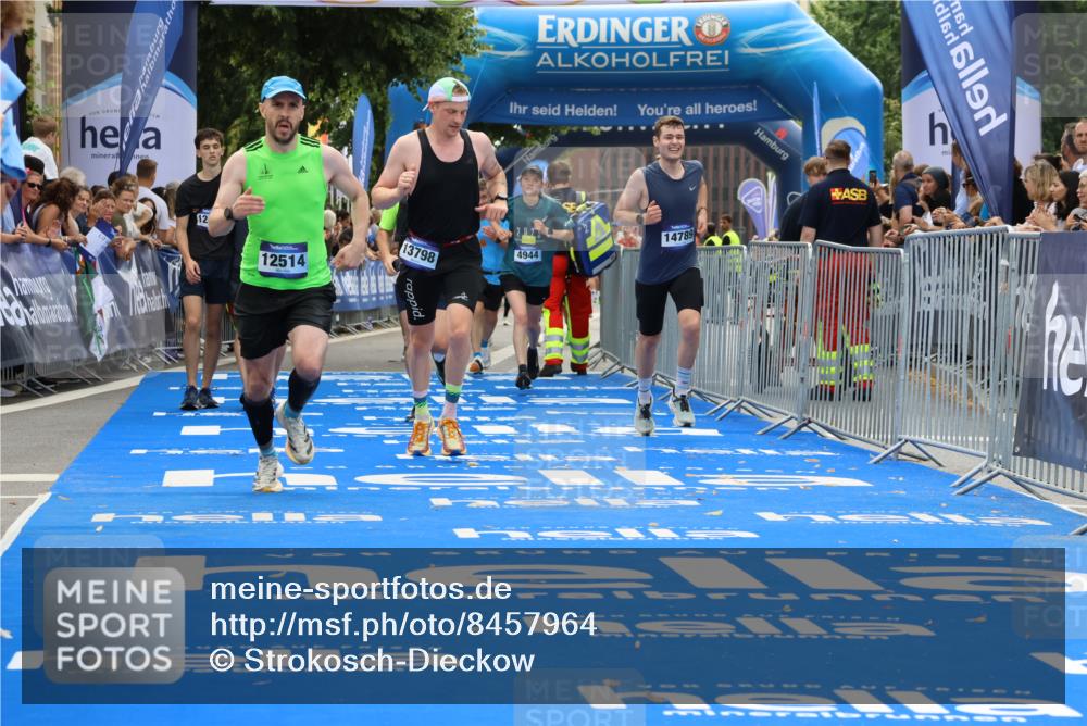 29.06.2025 - hella hamburg halbmarathon Strokosch-Dieckow http://msf.ph/oto/8457964 29.06.2025 10:35:16 Ziel 4740, 4944, 7867, 10877, 11898, 12514, 13798, 14789, 15390, 15415, 15701, 15773, 15931 meine-sportfotos.de
