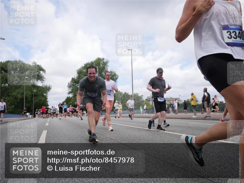 29.06.2025 - hella hamburg halbmarathon Luisa Fischer http://msf.ph/oto/8457978 29.06.2025 10:37:05 Kennedybrücke 982, 10048, 3340, 2038, 2933, 3264, 3340, 3345, 3848, 4445, 4824, 4826, 5096, 5566, 5569, 6364, 6515, 6516, 7027, 7565, 7653, 7982, 8277, 8349, 8401, 9875, 10048, 10071, 10561 meine-sportfotos.de