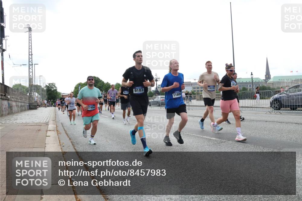 29.06.2025 - hella hamburg halbmarathon Lena Gebhardt http://msf.ph/oto/8457983 29.06.2025 10:31:38 Lombardsbrücke 12750, 17404, 6573, 9183, 11800, 15222, 1235, 1292, 1373, 1844, 1879, 1979, 2384, 2414, 2672, 2831, 2832, 2914, 3221, 3239, 3396, 3397, 3424, 3571, 3681, 3751, 4561, 4817, 4877, 4953, 5156, 5165, 5437, 5846, 5943, 5965, 6057, 6078, 6160, 6546, 6573, 6640, 6718, 6727, 7334, 7604, 7772, 7898, 8050, 8072, 8073, 8304, 8620, 8806, 9078, 9104, 9183, 9478, 9812, 9883, 10111, 10240, 10586, 11587, 13724, 14349, 15725, 16457, 16978, 17404, 17509, 17517, 17587, 17706 meine-sportfotos.de