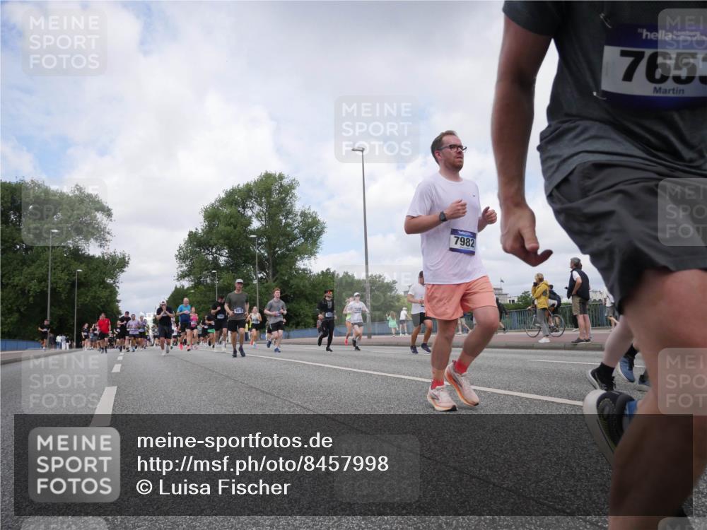 29.06.2025 - hella hamburg halbmarathon Luisa Fischer http://msf.ph/oto/8457998 29.06.2025 10:37:06 Kennedybrücke 7982, 7653, 2038, 2933, 3340, 3848, 4445, 4824, 4826, 5096, 5566, 5569, 6364, 7565, 7653, 7982, 8277, 9875, 10048, 10071, 10561 meine-sportfotos.de