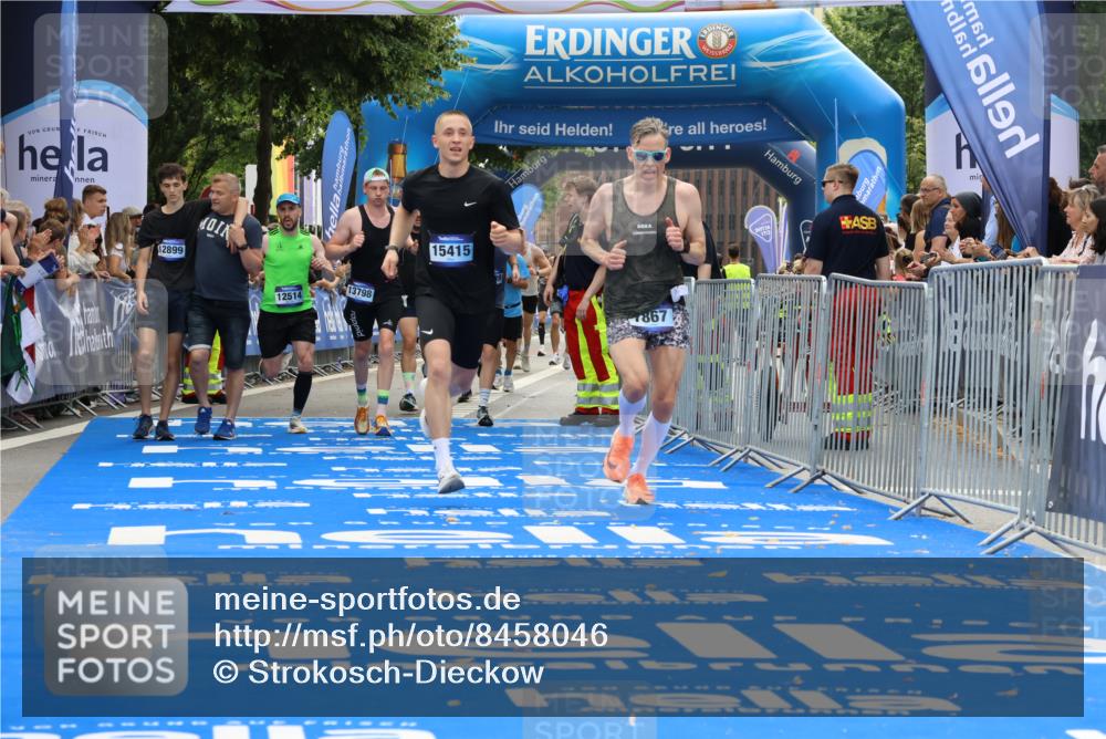 29.06.2025 - hella hamburg halbmarathon Strokosch-Dieckow http://msf.ph/oto/8458046 29.06.2025 10:35:13 Ziel 4740, 4944, 7628, 7867, 11559, 12514, 13798, 14789, 15415, 15773, 17022 meine-sportfotos.de