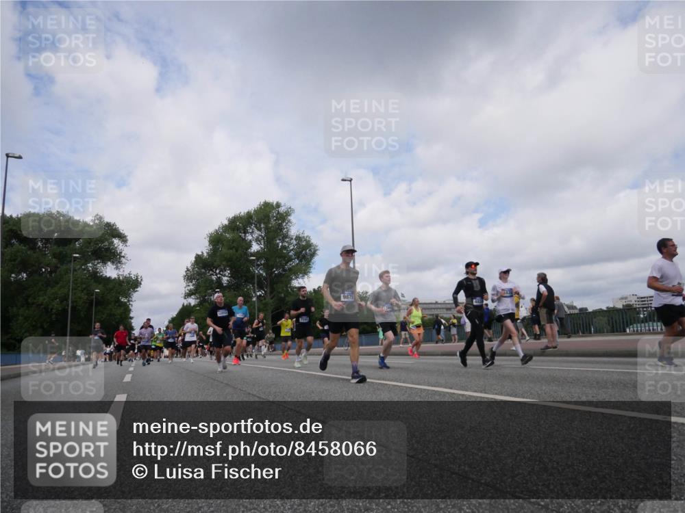 29.06.2025 - hella hamburg halbmarathon Luisa Fischer http://msf.ph/oto/8458066 29.06.2025 10:37:08 Kennedybrücke 12855, 9875, 1764, 2038, 2933, 4445, 4824, 4826, 5096, 5566, 5569, 5691, 6364, 7565, 8277, 9875, 10048, 10071, 10561 meine-sportfotos.de