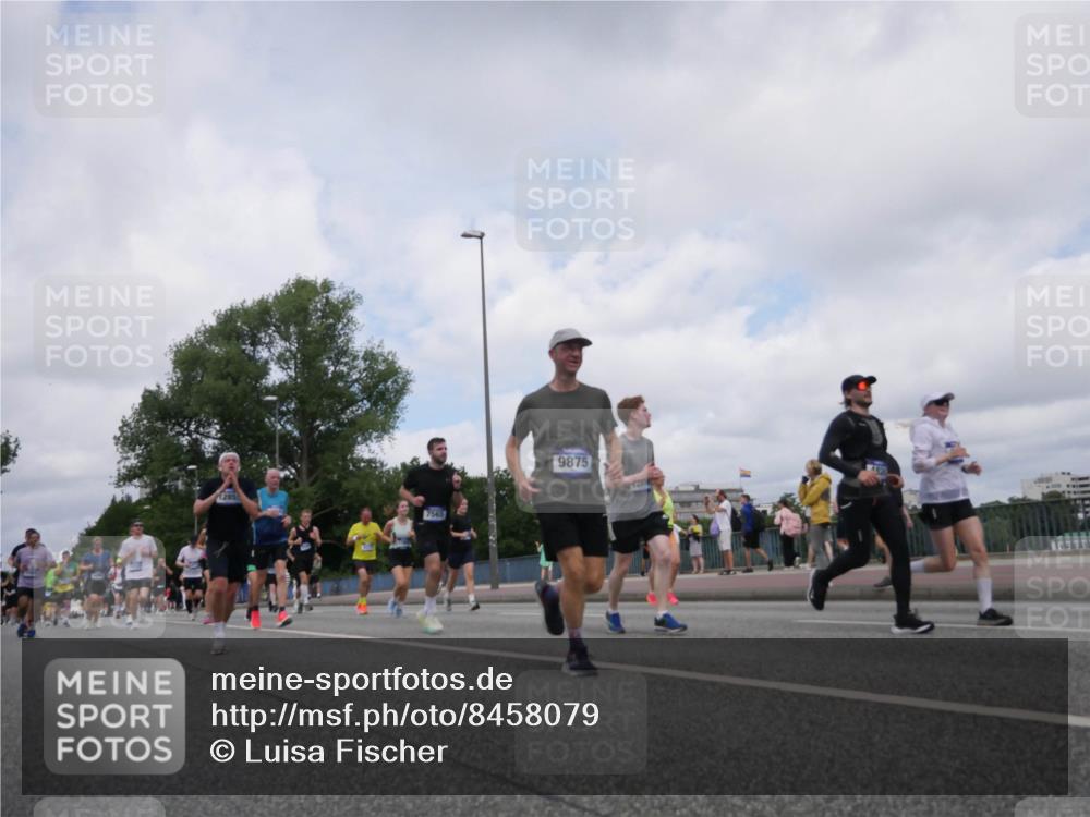 29.06.2025 - hella hamburg halbmarathon Luisa Fischer http://msf.ph/oto/8458079 29.06.2025 10:37:08 Kennedybrücke 7565, 9875, 12090, 1764, 2038, 2933, 4445, 4824, 4826, 5096, 5566, 5569, 5691, 6364, 7565, 8277, 9875, 10048, 10071, 10561 meine-sportfotos.de