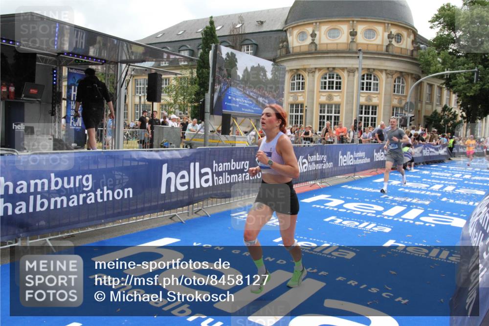 29.06.2025 - hella hamburg halbmarathon Michael Strokosch http://msf.ph/oto/8458127 29.06.2025 10:32:05 Ziel 1407, 1686, 4129, 4698, 6619, 11150, 11199, 11370, 16505 meine-sportfotos.de