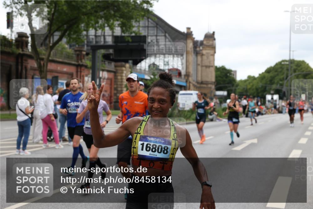 29.06.2025 - hella hamburg halbmarathon Yannick Fuchs http://msf.ph/oto/8458134 29.06.2025 10:56:27 20KM 1006, 1128, 1212, 1264, 1377, 1432, 1568, 1573, 1674, 1726, 6414, 6415, 6752, 7658, 7869, 8045, 8624, 8730, 9131, 10214, 10519, 11180, 11670, 12156, 12286, 13498, 13868, 14368, 14456, 16292, 16654, 16688, 16808, 17136, 17383, 17955, 18599, 18919, 19023 meine-sportfotos.de