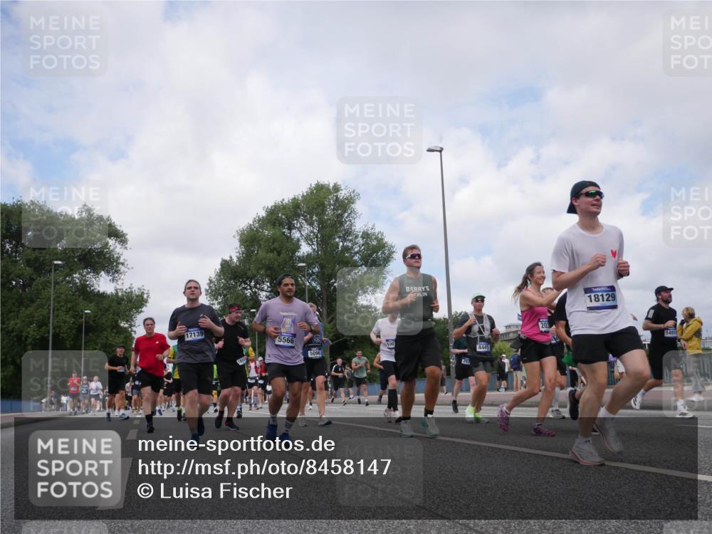 29.06.2025 - hella hamburg halbmarathon Luisa Fischer http://msf.ph/oto/8458147 29.06.2025 10:37:13 Kennedybrücke 17139, 5566, 5096, 100, 293, 4445, 203, 18129, 14919, 1764, 2038, 2276, 2464, 2933, 4445, 5096, 5566, 5569, 5691, 6574, 8277, 8282, 10007, 10071, 10561, 10564 meine-sportfotos.de