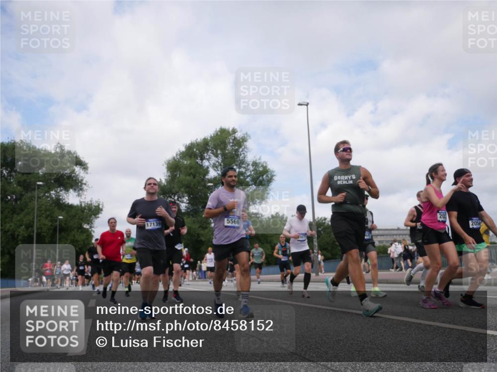 29.06.2025 - hella hamburg halbmarathon Luisa Fischer http://msf.ph/oto/8458152 29.06.2025 10:37:13 Kennedybrücke 17139, 5566, 007, 203, 2054, 1764, 2038, 2276, 2464, 2933, 4445, 5096, 5566, 5569, 5691, 6574, 8277, 8282, 10007, 10071, 10561, 10564 meine-sportfotos.de