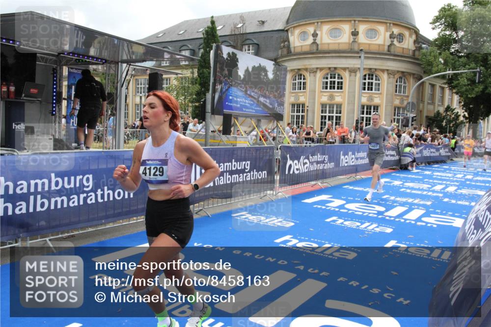 29.06.2025 - hella hamburg halbmarathon Michael Strokosch http://msf.ph/oto/8458163 29.06.2025 10:32:05 Ziel 1407, 1686, 4129, 4698, 6619, 11150, 11199, 11370, 16505 meine-sportfotos.de