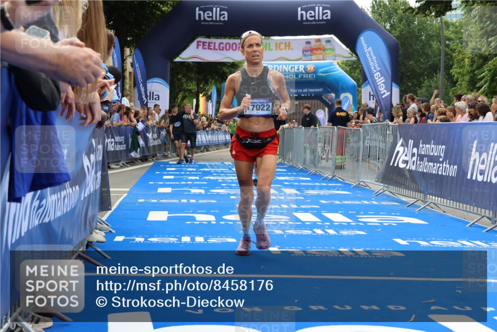 29.06.2025 - hella hamburg halbmarathon Strokosch-Dieckow http://msf.ph/oto/8458176 29.06.2025 10:35:09 Ziel 4740, 7628, 7867, 7972, 8901, 11559, 12514, 14069, 15415, 16963, 16964, 17022 meine-sportfotos.de