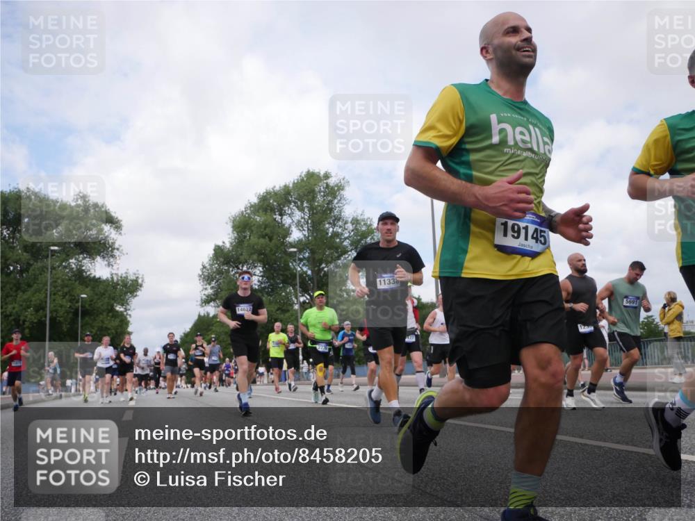 29.06.2025 - hella hamburg halbmarathon Luisa Fischer http://msf.ph/oto/8458205 29.06.2025 10:37:18 Kennedybrücke 11872, 14622, 11336, 77, 19145, 125, 5691, 1764, 1787, 2276, 2464, 2496, 2933, 4445, 5096, 5569, 5691, 6109, 6574, 7324, 7329, 8202, 8282, 9094, 10007, 10071, 10564 meine-sportfotos.de