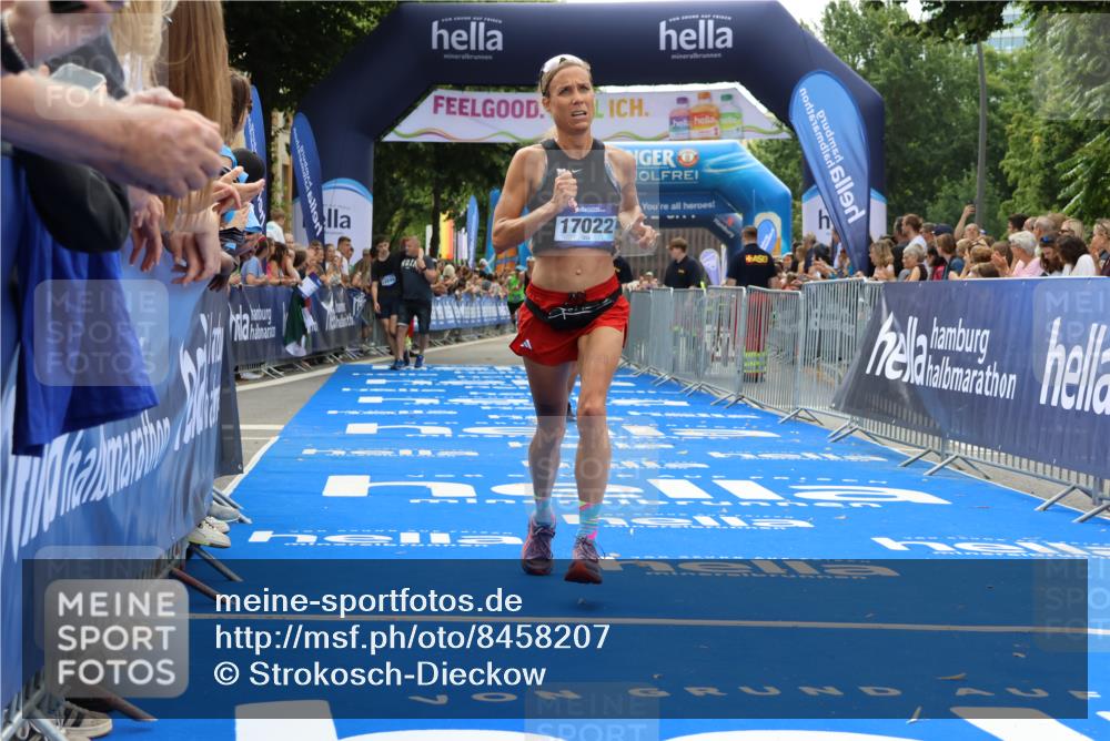29.06.2025 - hella hamburg halbmarathon Strokosch-Dieckow http://msf.ph/oto/8458207 29.06.2025 10:35:09 Ziel 4740, 7628, 7867, 7972, 8901, 11559, 12514, 14069, 15415, 16963, 16964, 17022 meine-sportfotos.de
