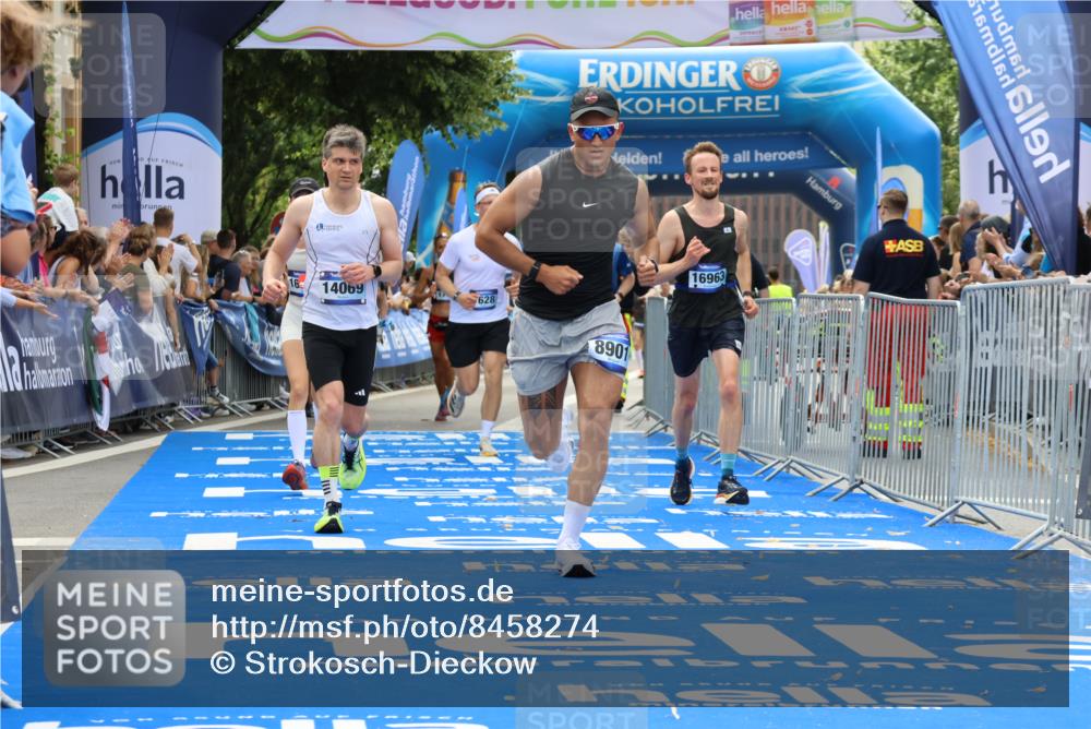 29.06.2025 - hella hamburg halbmarathon Strokosch-Dieckow http://msf.ph/oto/8458274 29.06.2025 10:35:02 Ziel 7628, 7972, 8864, 8901, 11559, 12044, 14069, 15391, 15902, 16140, 16177, 16963, 16964, 17022, 17643, 18220 meine-sportfotos.de