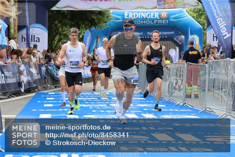 29.06.2025 - hella hamburg halbmarathon Strokosch-Dieckow http://msf.ph/oto/8458341 29.06.2025 10:35:02 Ziel 7628, 7972, 8864, 8901, 11559, 12044, 14069, 15391, 15902, 16140, 16177, 16963, 16964, 17022, 17643, 18220 meine-sportfotos.de