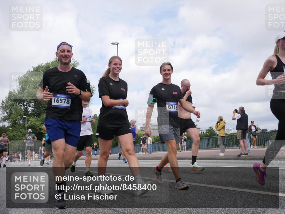 29.06.2025 - hella hamburg halbmarathon Luisa Fischer http://msf.ph/oto/8458400 29.06.2025 10:37:28 Kennedybrücke 2510, 16578, 202, 6718, 1025, 1705, 2510, 2511, 3145, 3829, 4479, 4540, 4942, 6034, 6109, 6718, 6727, 7324, 7329, 7644, 8202, 9514 meine-sportfotos.de