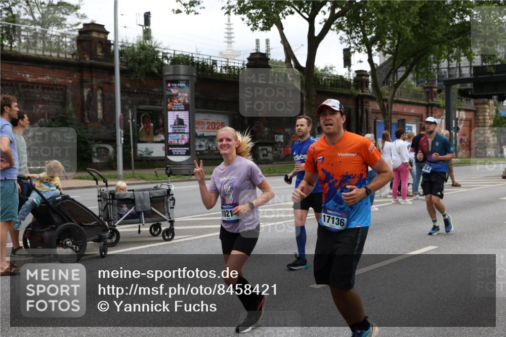 29.06.2025 - hella hamburg halbmarathon Yannick Fuchs http://msf.ph/oto/8458421 29.06.2025 10:56:28 20KM 1006, 1128, 1212, 1264, 1377, 1432, 1568, 1573, 1674, 1726, 3740, 6414, 6415, 6752, 7658, 7869, 8045, 8624, 8730, 9131, 10214, 10519, 11180, 11670, 12156, 12286, 13498, 13868, 14368, 14456, 16292, 16654, 16688, 16808, 17136, 17383, 17955, 18599, 18919, 19023 meine-sportfotos.de