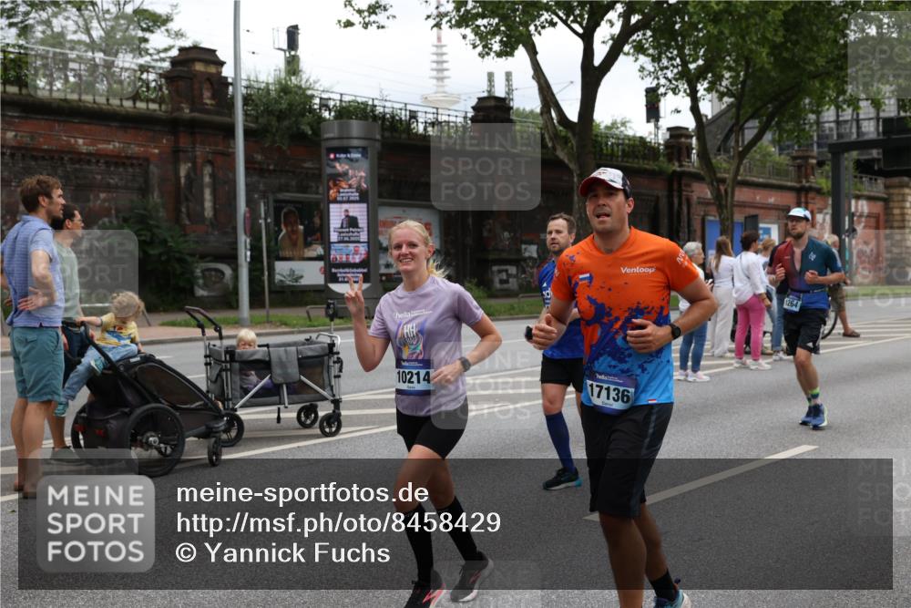 29.06.2025 - hella hamburg halbmarathon Yannick Fuchs http://msf.ph/oto/8458429 29.06.2025 10:56:28 20KM 1006, 1128, 1212, 1264, 1377, 1432, 1568, 1573, 1674, 1726, 3740, 6414, 6415, 6752, 7658, 7869, 8045, 8624, 8730, 9131, 10214, 10519, 11180, 11670, 12156, 12286, 13498, 13868, 14368, 14456, 16292, 16654, 16688, 16808, 17136, 17383, 17955, 18599, 18919, 19023 meine-sportfotos.de