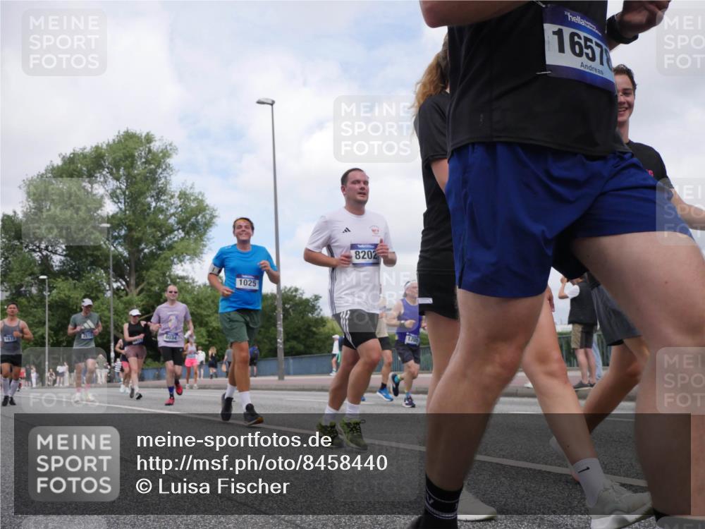 29.06.2025 - hella hamburg halbmarathon Luisa Fischer http://msf.ph/oto/8458440 29.06.2025 10:37:29 Kennedybrücke 1672, 2810, 6034, 1025, 8202, 1706, 1657, 1025, 1705, 2510, 2511, 3145, 3829, 4479, 4540, 4942, 6034, 6109, 6718, 6727, 7324, 7329, 7644, 8202, 9514 meine-sportfotos.de