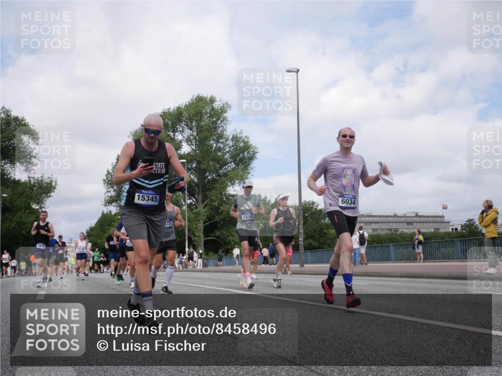 29.06.2025 - hella hamburg halbmarathon Luisa Fischer http://msf.ph/oto/8458496 29.06.2025 10:37:31 Kennedybrücke 4479, 15345, 72, 2510, 6034, 1025, 1705, 2510, 2511, 3145, 3829, 4479, 4540, 4942, 5609, 6034, 6718, 6727, 6843, 7644, 8202, 9514 meine-sportfotos.de
