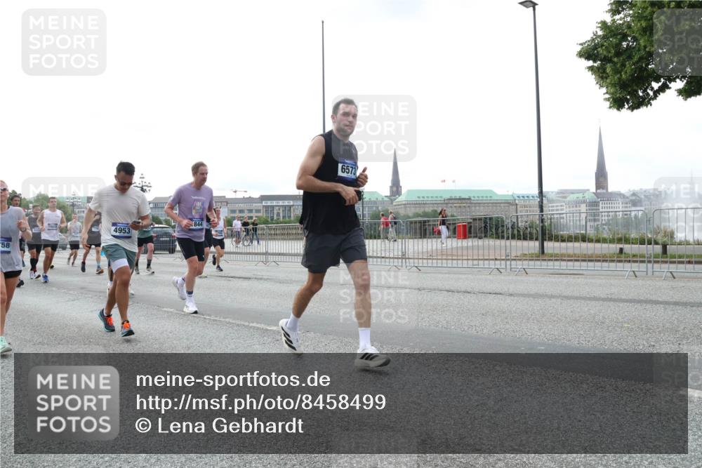 29.06.2025 - hella hamburg halbmarathon Lena Gebhardt http://msf.ph/oto/8458499 29.06.2025 10:31:40 Lombardsbrücke 58, 19068, 4953, 844, 6573, 1235, 1292, 1373, 1844, 1879, 1979, 2384, 2414, 2672, 2831, 2832, 2914, 3221, 3239, 3358, 3396, 3397, 3424, 3571, 3681, 3751, 4817, 4877, 4953, 5156, 5165, 5437, 5846, 5943, 5965, 6057, 6078, 6160, 6546, 6573, 6640, 6718, 6727, 7334, 7604, 7772, 7898, 8050, 8072, 8073, 8304, 8620, 8806, 9078, 9104, 9183, 9478, 9812, 9883, 10111, 10240, 10586, 11587, 13724, 14349, 15725, 16457, 16978, 17404, 17517, 17587, 17706 meine-sportfotos.de