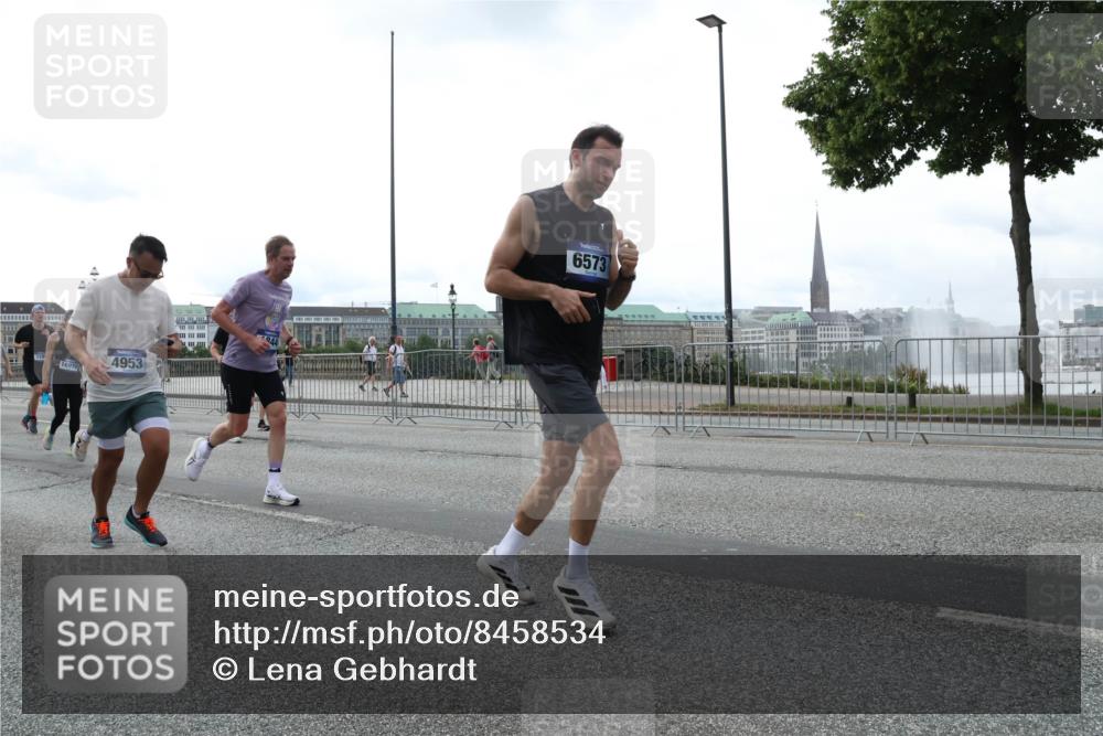 29.06.2025 - hella hamburg halbmarathon Lena Gebhardt http://msf.ph/oto/8458534 29.06.2025 10:31:40 Lombardsbrücke 339, 16978, 4953, 6573, 1235, 1292, 1373, 1844, 1879, 1979, 2384, 2414, 2672, 2831, 2832, 2914, 3221, 3239, 3358, 3396, 3397, 3424, 3571, 3681, 3751, 4817, 4877, 4953, 5156, 5165, 5437, 5846, 5943, 5965, 6057, 6078, 6160, 6546, 6573, 6640, 6718, 6727, 7334, 7604, 7772, 7898, 8050, 8072, 8073, 8304, 8620, 8806, 9078, 9104, 9183, 9478, 9812, 9883, 10111, 10240, 10586, 11587, 13724, 14349, 15725, 16457, 16978, 17404, 17517, 17587, 17706 meine-sportfotos.de