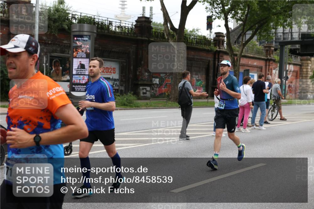 29.06.2025 - hella hamburg halbmarathon Yannick Fuchs http://msf.ph/oto/8458539 29.06.2025 10:56:29 20KM 1006, 1128, 1212, 1264, 1377, 1432, 1568, 1573, 1674, 1726, 3740, 4511, 6414, 6415, 6752, 7658, 7869, 8045, 8624, 8730, 9131, 10214, 10519, 11180, 11670, 12156, 12286, 13498, 13868, 14368, 14456, 16292, 16654, 16688, 16808, 17136, 17383, 17955, 18599, 19023 meine-sportfotos.de