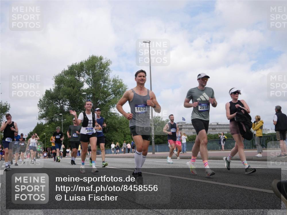 29.06.2025 - hella hamburg halbmarathon Luisa Fischer http://msf.ph/oto/8458556 29.06.2025 10:37:32 Kennedybrücke 4479, 13437, 9514, 4942, 39, 1672, 11122, 2510, 1025, 1705, 2510, 2511, 3145, 3829, 4479, 4540, 4942, 5609, 6034, 6105, 6718, 6727, 6843, 7644, 9514 meine-sportfotos.de
