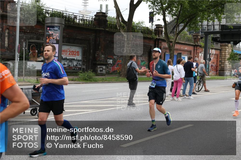 29.06.2025 - hella hamburg halbmarathon Yannick Fuchs http://msf.ph/oto/8458590 29.06.2025 10:56:29 20KM 1006, 1128, 1212, 1264, 1377, 1432, 1568, 1573, 1674, 1726, 3740, 4511, 6414, 6415, 6752, 7658, 7869, 8045, 8624, 8730, 9131, 10214, 10519, 11180, 11670, 12156, 12286, 13498, 13868, 14368, 14456, 16292, 16654, 16688, 16808, 17136, 17383, 17955, 18599, 19023 meine-sportfotos.de