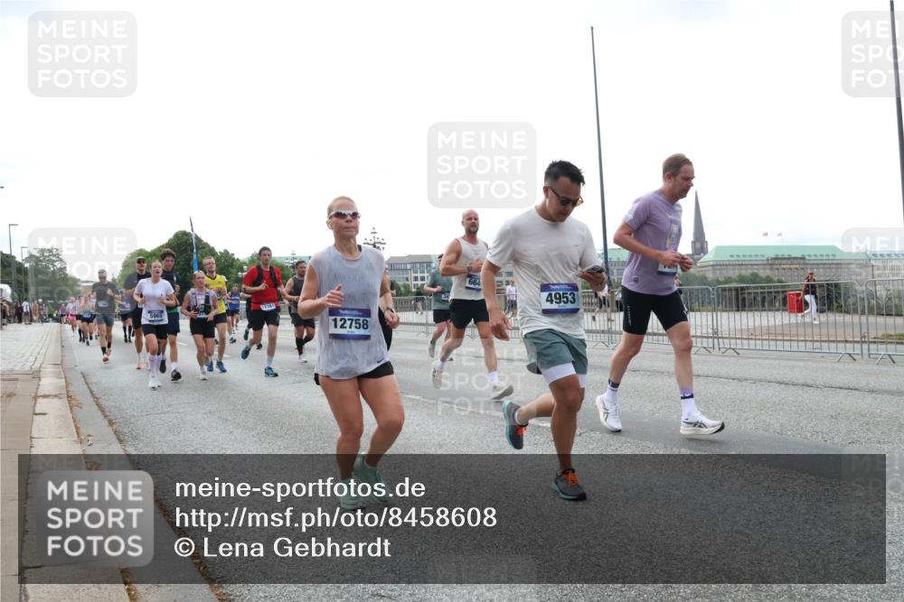 29.06.2025 - hella hamburg halbmarathon Lena Gebhardt http://msf.ph/oto/8458608 29.06.2025 10:31:41 Lombardsbrücke 5965, 12381, 12758, 664, 4953, 1235, 1292, 1373, 1844, 1879, 1979, 2384, 2414, 2672, 2831, 2832, 2914, 3221, 3239, 3358, 3396, 3397, 3424, 3571, 3681, 3751, 3752, 4817, 4877, 4953, 5156, 5165, 5437, 5846, 5943, 5965, 6057, 6078, 6160, 6546, 6573, 6640, 6718, 6727, 7334, 7604, 7772, 7816, 7898, 8050, 8072, 8073, 8304, 8620, 8806, 9078, 9104, 9183, 9478, 9812, 9883, 10111, 10240, 10586, 11587, 13724, 14349, 15725, 16457, 16978, 17404, 17517, 17587, 17706 meine-sportfotos.de