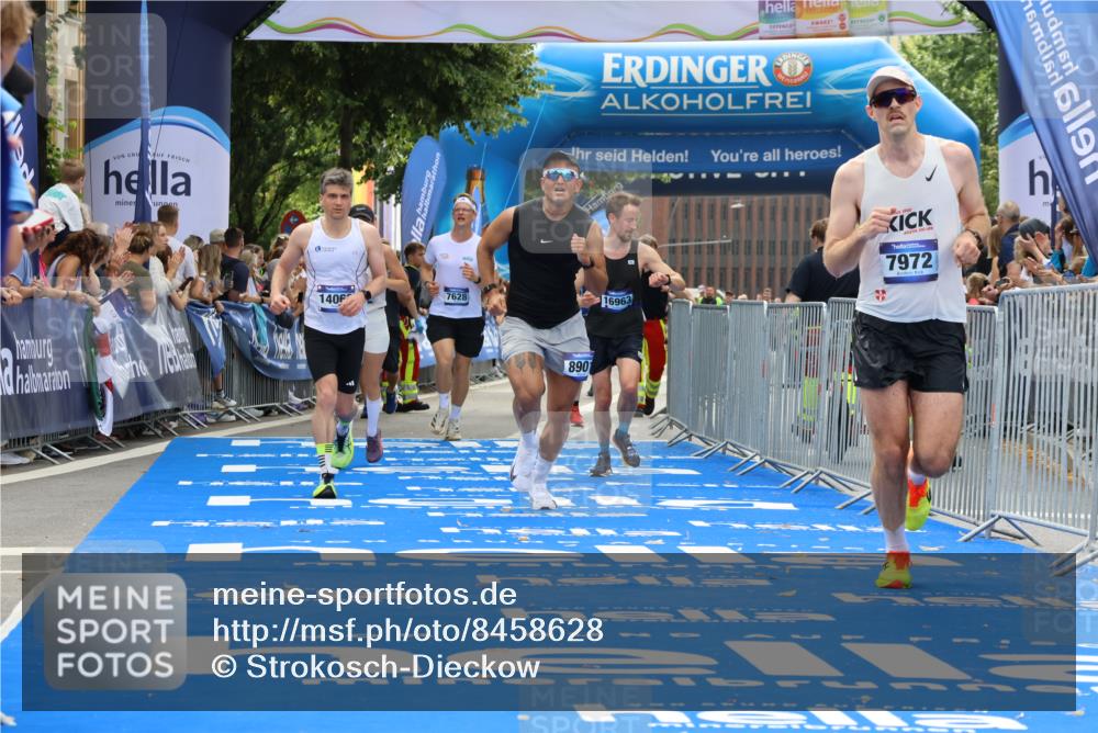 29.06.2025 - hella hamburg halbmarathon Strokosch-Dieckow http://msf.ph/oto/8458628 29.06.2025 10:35:00 Ziel 4477, 6704, 7972, 8864, 8901, 11559, 12044, 12751, 14069, 15391, 15902, 16140, 16177, 16712, 16963, 16964, 17643, 18183, 18220 meine-sportfotos.de