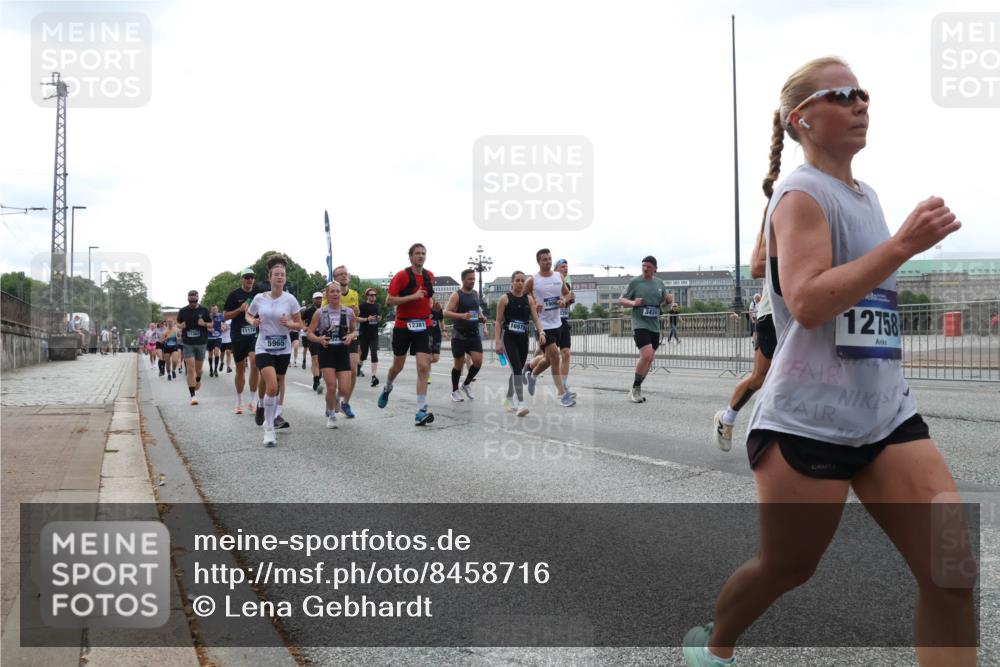 29.06.2025 - hella hamburg halbmarathon Lena Gebhardt http://msf.ph/oto/8458716 29.06.2025 10:31:42 Lombardsbrücke 17362, 11178, 5965, 12381, 3424, 12758, 1235, 1292, 1373, 1844, 1879, 1979, 2384, 2414, 2672, 2831, 2832, 2914, 3221, 3239, 3358, 3396, 3397, 3424, 3571, 3681, 3751, 3752, 4817, 4877, 4953, 5156, 5165, 5437, 5846, 5943, 5965, 6057, 6078, 6160, 6546, 6573, 6640, 6718, 6727, 7334, 7604, 7772, 7816, 7898, 8050, 8304, 8538, 8620, 8806, 9078, 9104, 9183, 9478, 9812, 9883, 10111, 10240, 10586, 11587, 13724, 14349, 15725, 16457, 16978, 17404, 17517, 17587, 17706 meine-sportfotos.de