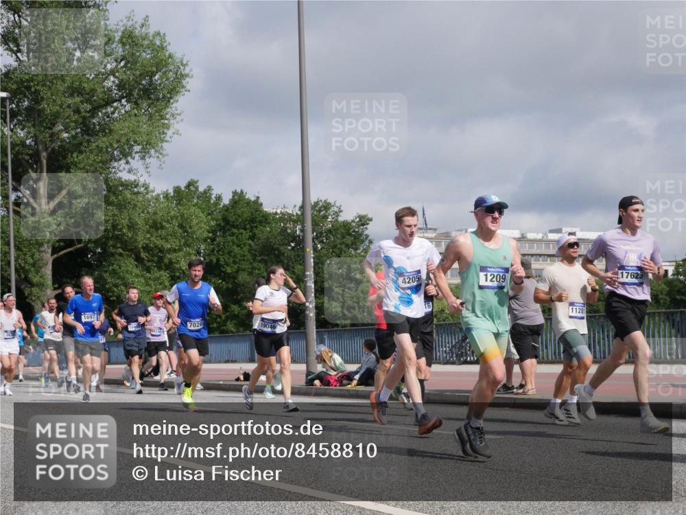 29.06.2025 - hella hamburg halbmarathon Luisa Fischer http://msf.ph/oto/8458810 29.06.2025 09:53:10 Kennedybrücke 1697, 7026, 19046, 4205, 16, 1209, 11281, 17623, 1209, 1358, 1697, 3626, 4205, 4229, 4380, 5472, 5508, 6080, 6686, 6687, 7026, 7110, 8958, 10783 meine-sportfotos.de
