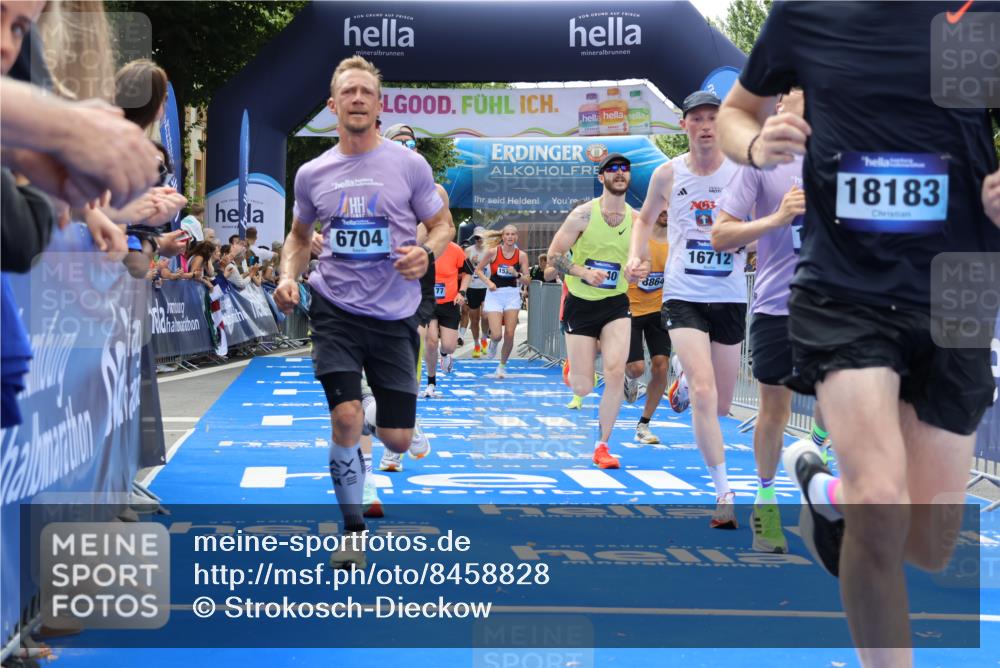 29.06.2025 - hella hamburg halbmarathon Strokosch-Dieckow http://msf.ph/oto/8458828 29.06.2025 10:34:56 Ziel 4477, 6704, 7466, 7972, 8864, 8901, 12044, 12204, 12751, 14952, 15391, 15902, 16140, 16177, 16712, 17643, 18183, 18220, 18419, 18837 meine-sportfotos.de