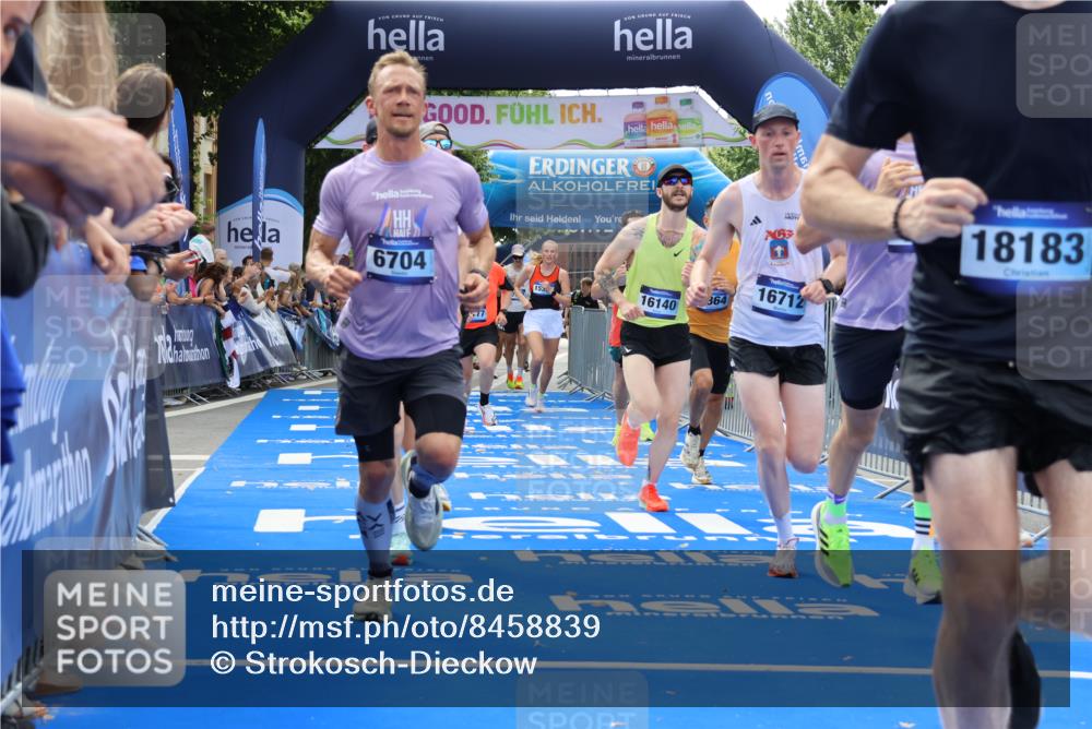29.06.2025 - hella hamburg halbmarathon Strokosch-Dieckow http://msf.ph/oto/8458839 29.06.2025 10:34:56 Ziel 4477, 6704, 7466, 7972, 8864, 8901, 12044, 12204, 12751, 14952, 15391, 15902, 16140, 16177, 16712, 17643, 18183, 18220, 18419, 18837 meine-sportfotos.de