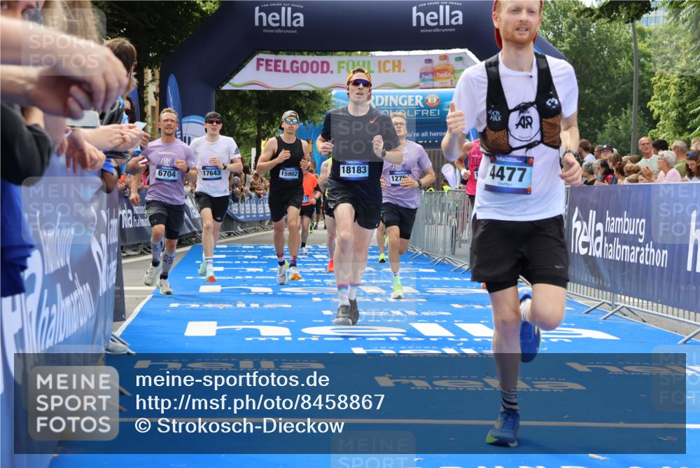29.06.2025 - hella hamburg halbmarathon Strokosch-Dieckow http://msf.ph/oto/8458867 29.06.2025 10:34:54 Ziel 2879, 4477, 6704, 7466, 8864, 12044, 12204, 12751, 14629, 14952, 15391, 15902, 15991, 16140, 16177, 16712, 17643, 18183, 18220, 18419, 18837 meine-sportfotos.de