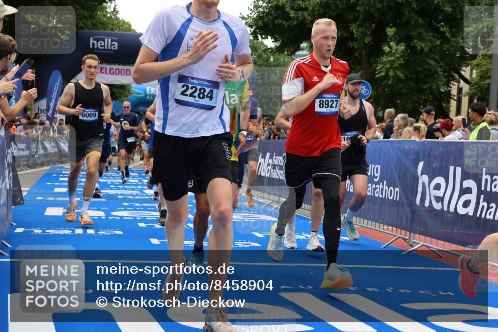 29.06.2025 - hella hamburg halbmarathon Strokosch-Dieckow http://msf.ph/oto/8458904 29.06.2025 10:47:35 Ziel 1070, 1320, 1592, 1696, 2284, 2708, 2953, 3304, 5889, 6009, 7962, 8023, 8234, 8852, 8927, 10969, 10988, 11021, 11283, 12870, 13223, 13303, 13948, 14618, 14619, 15451, 15478, 15479, 16205, 17846, 17905, 18104, 18970, 19181 meine-sportfotos.de