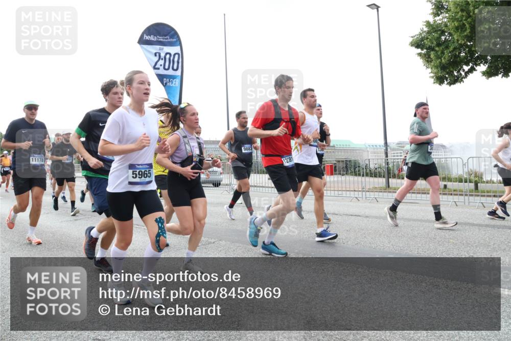 29.06.2025 - hella hamburg halbmarathon Lena Gebhardt http://msf.ph/oto/8458969 29.06.2025 10:31:44 Lombardsbrücke 11178, 2, 00, 5965, 9883, 12381, 1235, 1292, 1373, 1844, 1879, 2384, 2414, 2672, 2831, 2832, 2914, 3221, 3239, 3358, 3396, 3397, 3424, 3571, 3681, 3751, 3752, 4817, 4877, 4953, 5156, 5165, 5846, 5943, 5965, 6078, 6160, 6546, 6573, 6640, 6718, 6727, 7295, 7334, 7604, 7772, 7816, 7898, 8304, 8538, 8620, 8806, 9078, 9104, 9183, 9478, 9812, 9883, 10111, 10240, 10586, 11587, 13724, 14349, 15725, 16978, 17404, 17517, 17706 meine-sportfotos.de